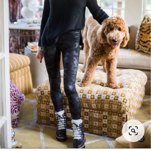 NEW Spanx faux leather leggings camo Size XS